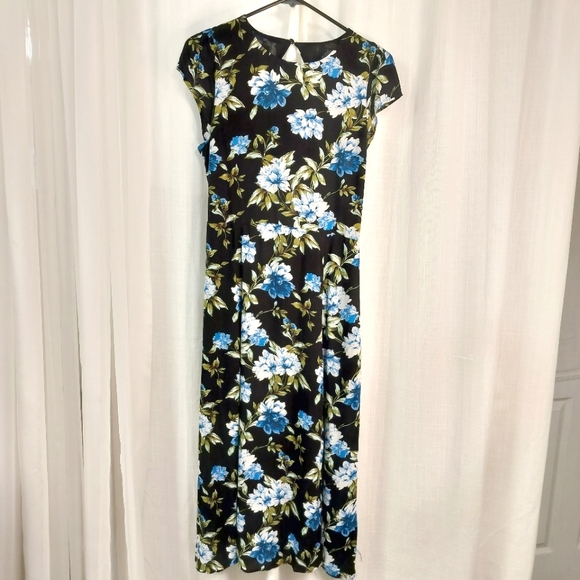 Banana Republic Dresses & Skirts - Banana Republic Black Floral‎ Maxi Long Dress Size 6 100% Rayon Cap Sleeves
